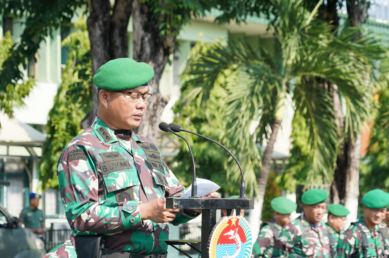 Kepala Staf Korem 084/Bhaskara Jaya Pimpin Apel Gelar Pasukan dalam Rangka Antisipasi Perkembangan Situasi pada Pemilu 2024